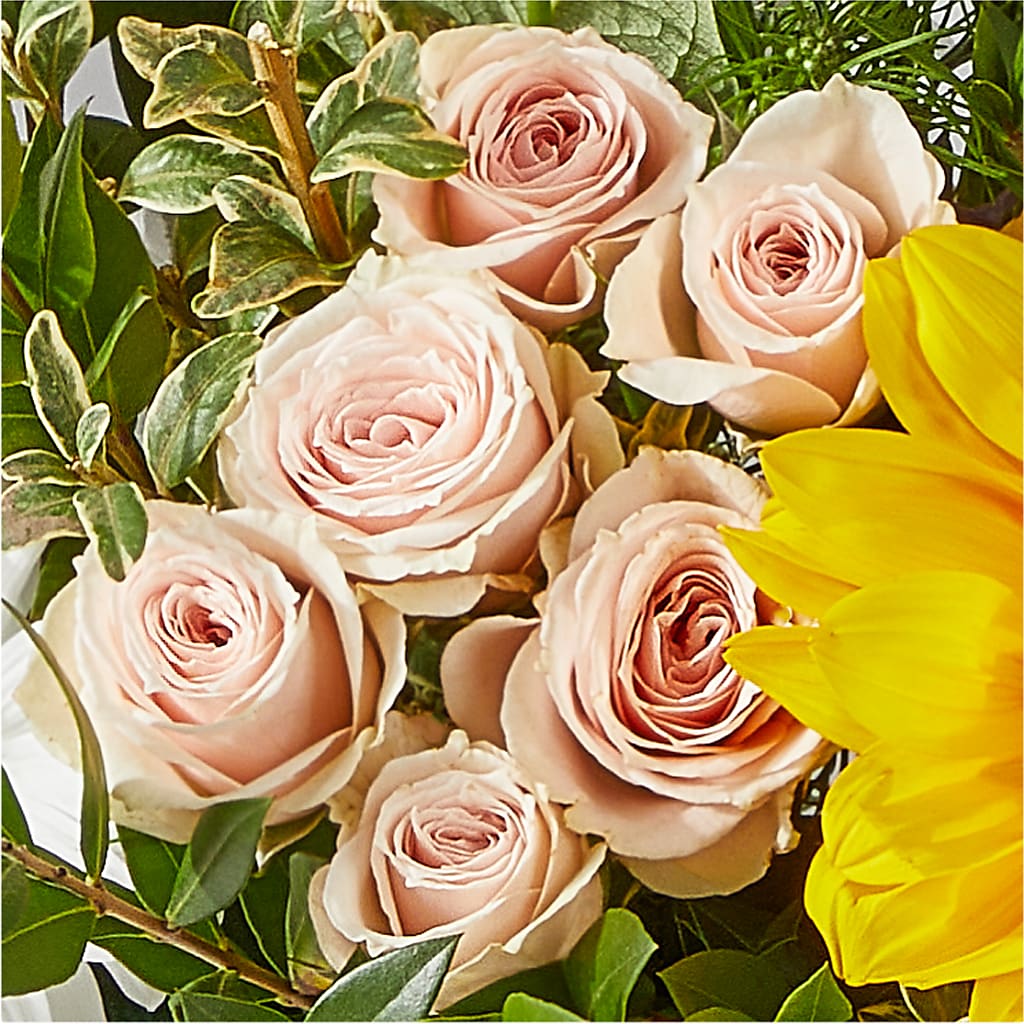 The Good Life Bouquet –  United Family Flower And Gifts, Brooklyn NY