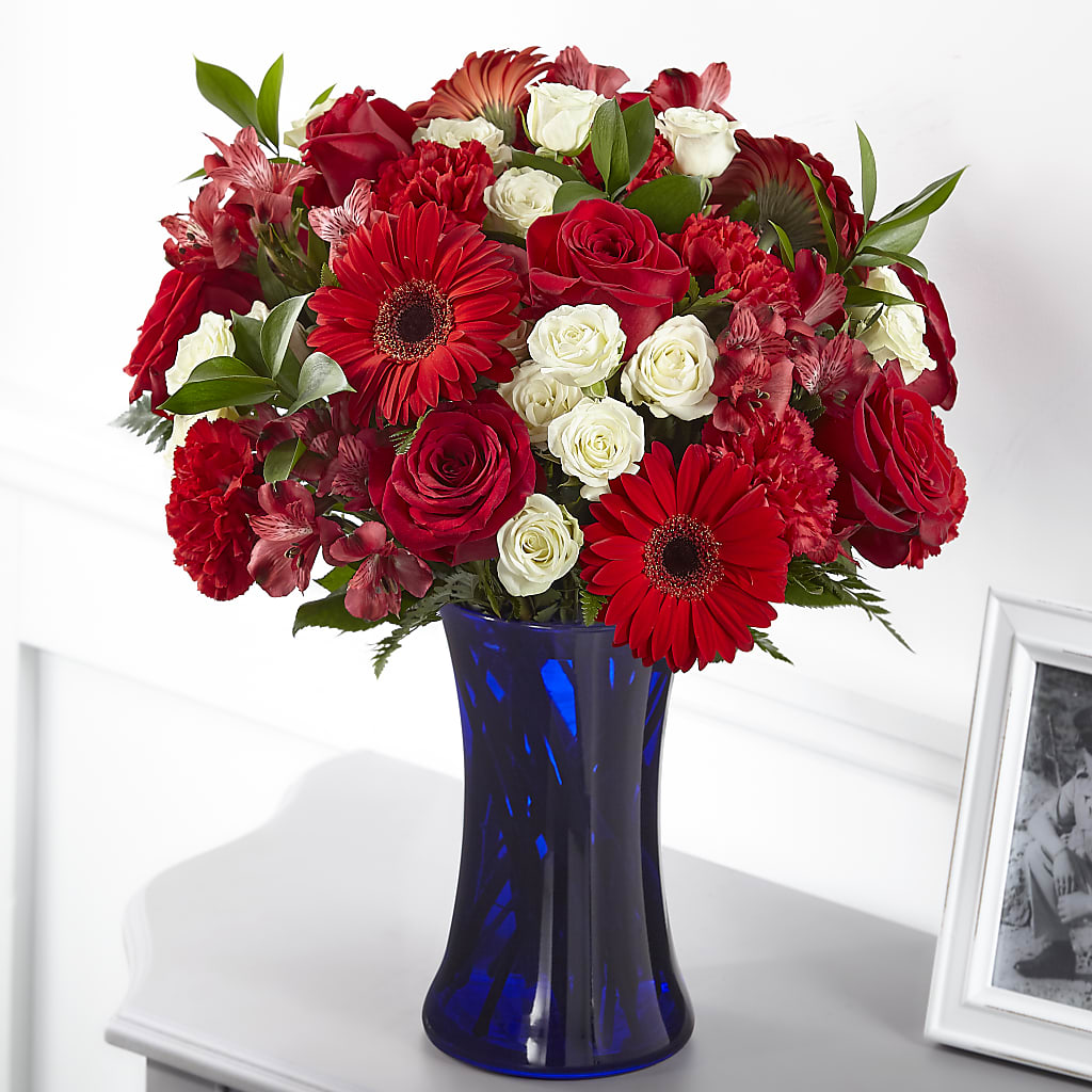Hearts Embrace Bouquet –  United Family Flower And Gifts, Brooklyn NY