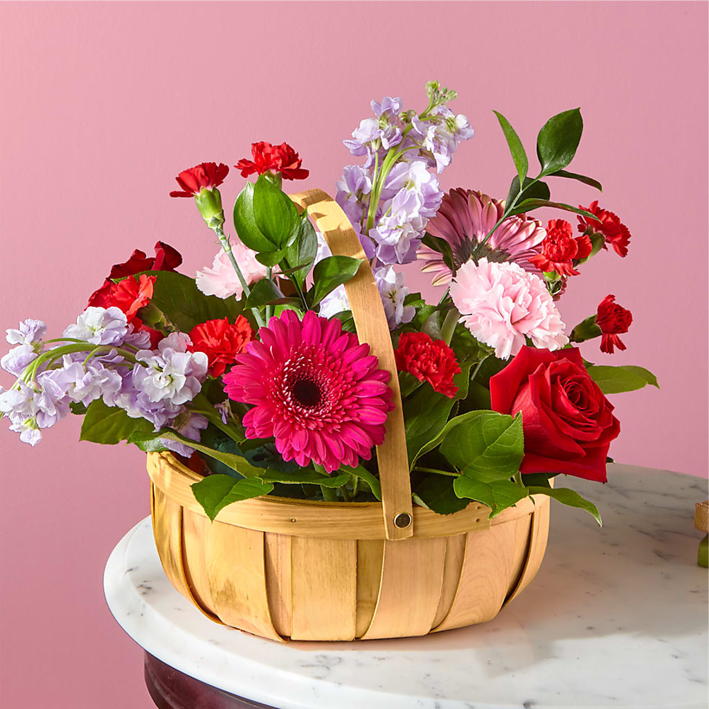 Pink Picnic Basket –  United Family Flower And Gifts, Brooklyn NY