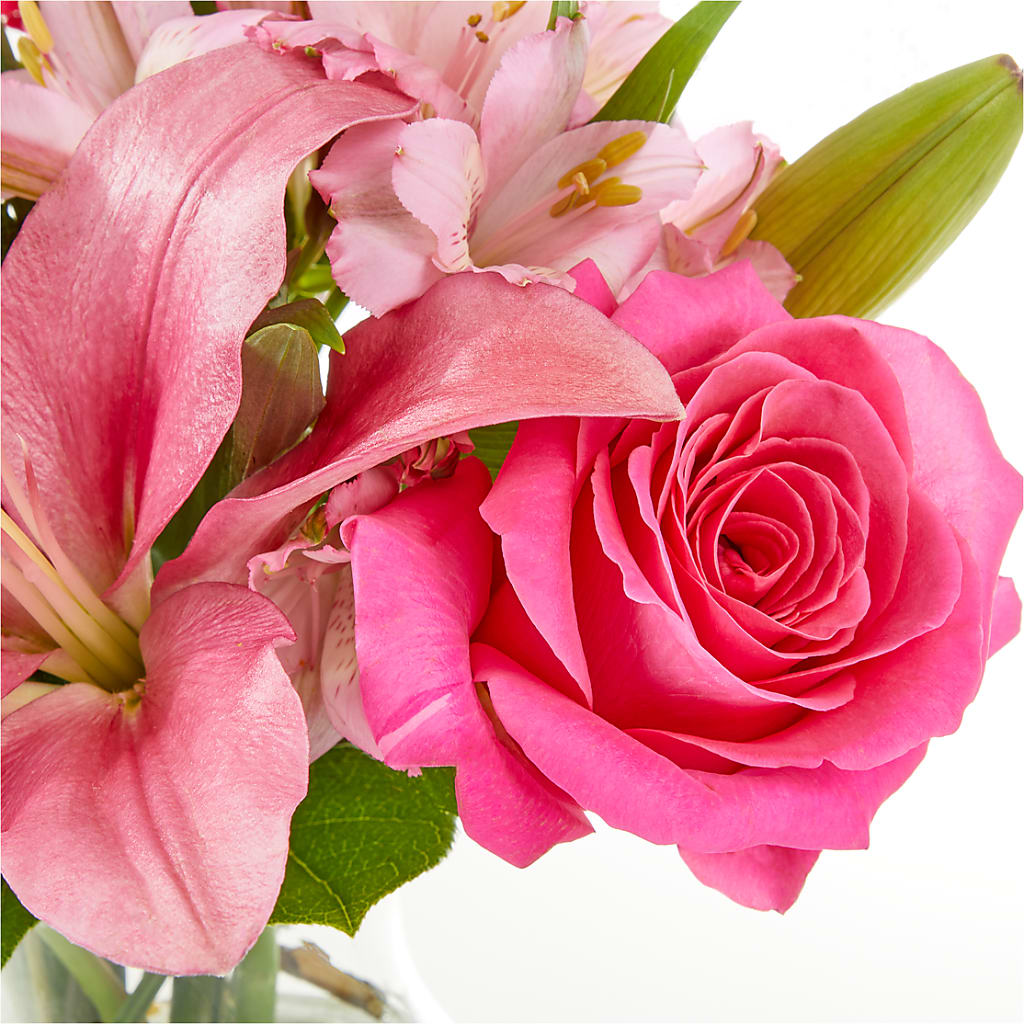 Lots of Love Bouquet –  United Family Flower And Gifts, Brooklyn NY