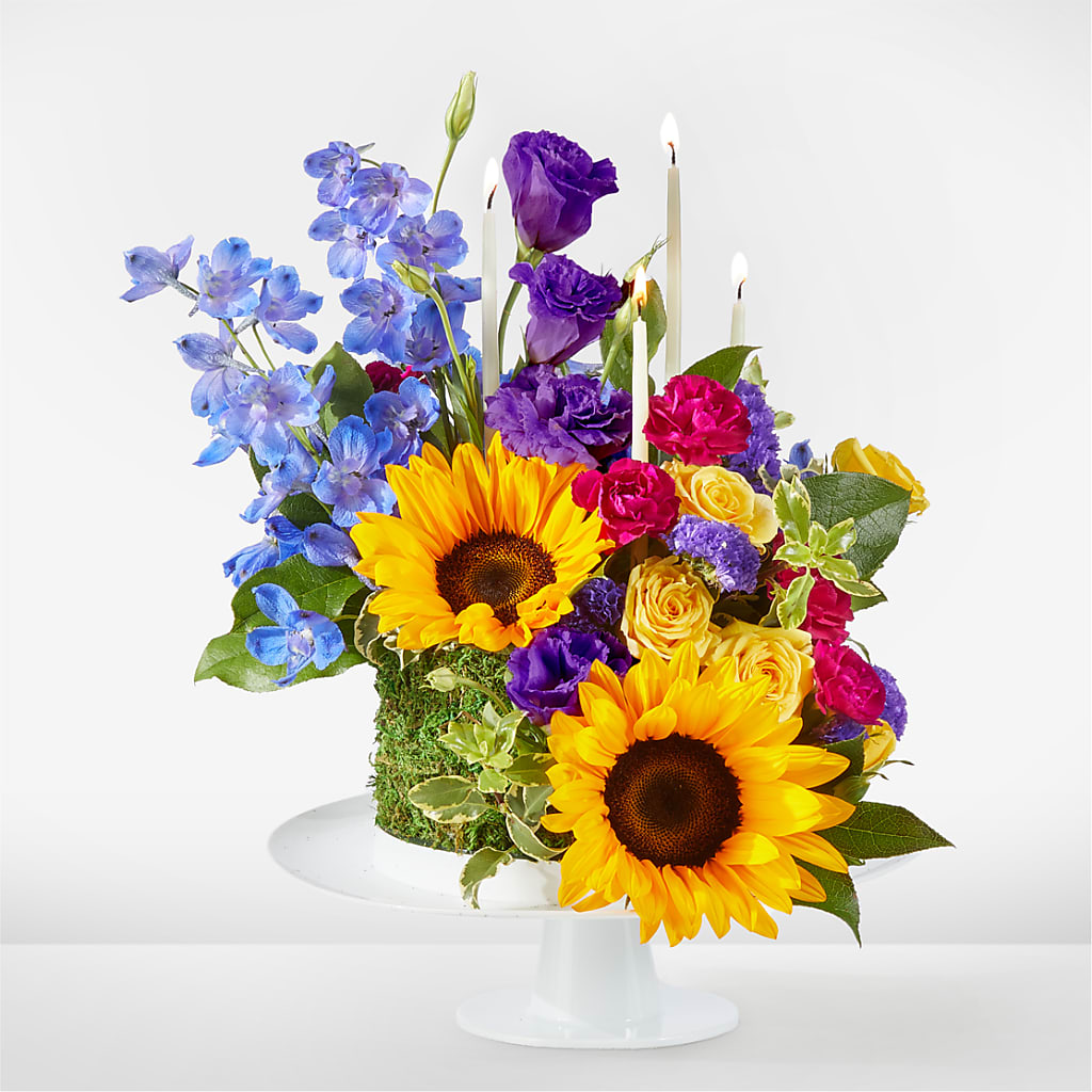 Star of the Day Floral Cake –  United Family Flower And Gifts, Brooklyn NY