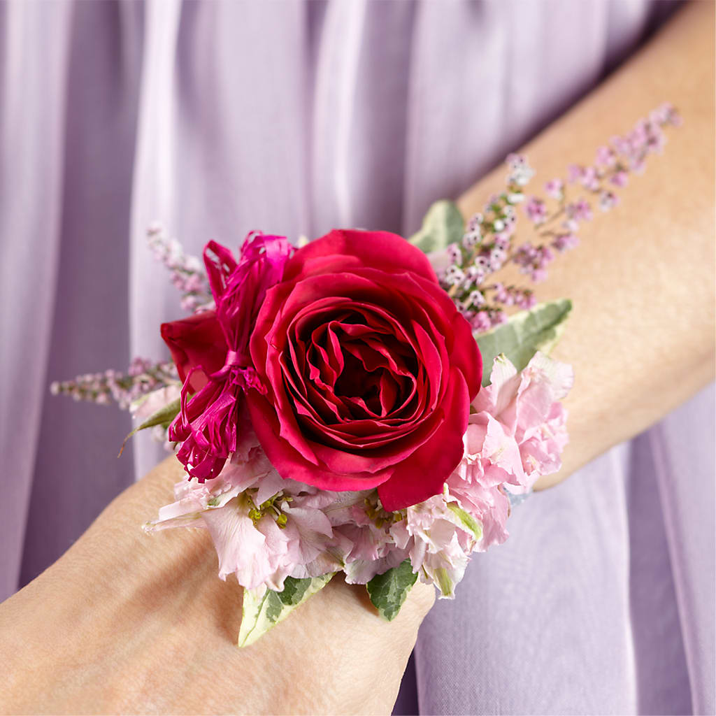 Rose Charm Corsage –  United Family Flower And Gifts, Brooklyn NY