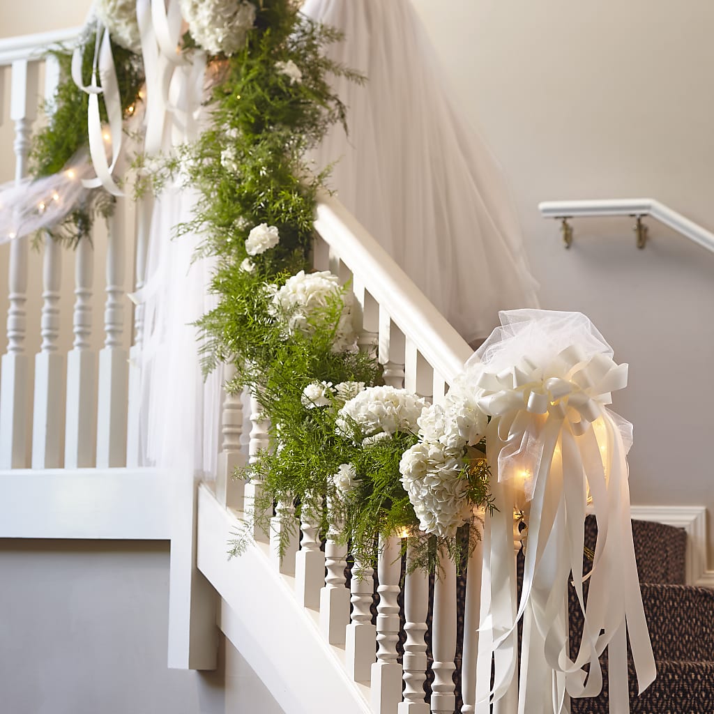 Champagne Dreams Garland –  United Family Flower And Gifts, Brooklyn NY